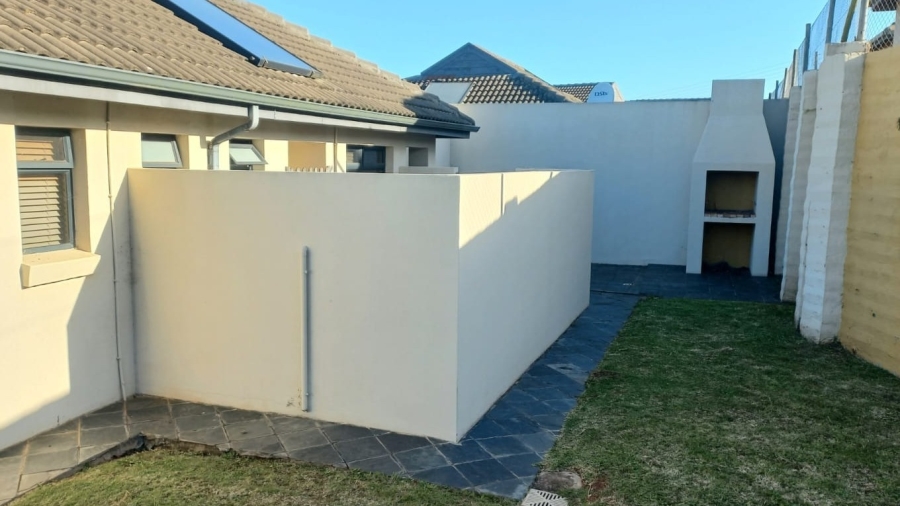 2 Bedroom Property for Sale in Kidds Beach Eastern Cape
